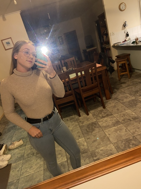 babygirl4556 onlyfans leaked picture 2