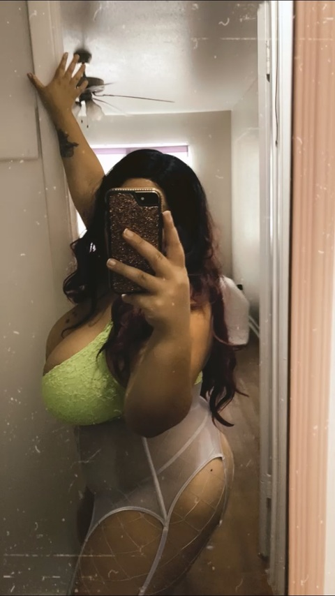 bigtitties713 onlyfans leaked picture 2