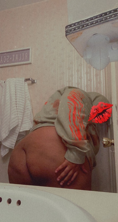 curvyyyygoddess onlyfans leaked picture 2