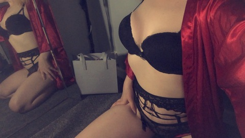 emilyho23904046 onlyfans leaked picture 2