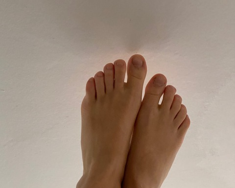 emmasfeetfantasy onlyfans leaked picture 2