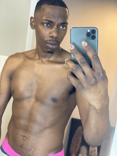handsumfreakyo onlyfans leaked picture 2