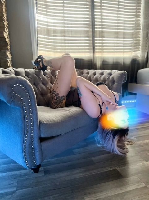 hello-chloe onlyfans leaked picture 2