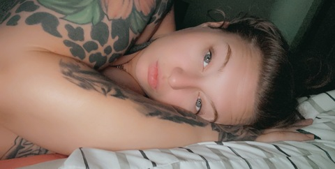 krosea1 onlyfans leaked picture 2