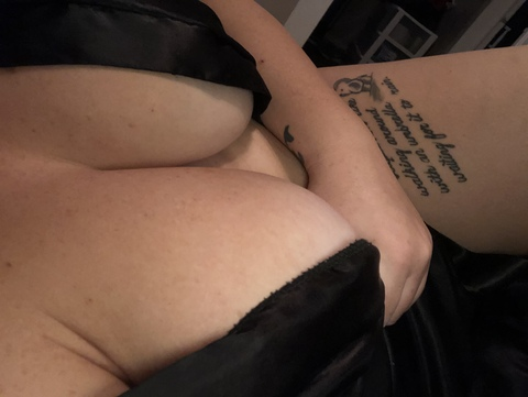 landoflace onlyfans leaked picture 2