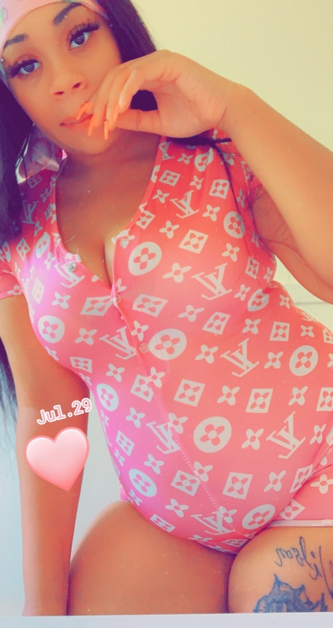 liciousred20 onlyfans leaked picture 2