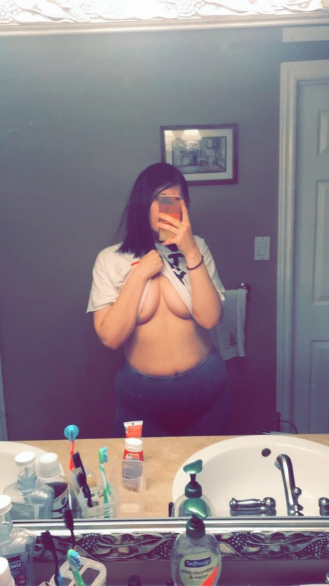 lucyluvx onlyfans leaked picture 2