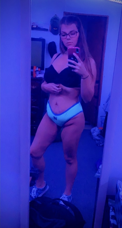 madisonlivxx onlyfans leaked picture 2