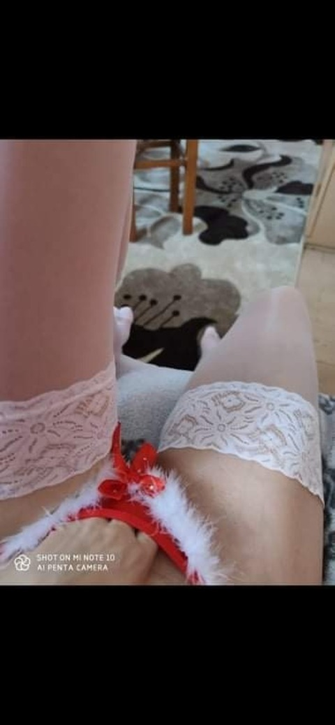 maryhotwife97 onlyfans leaked picture 2