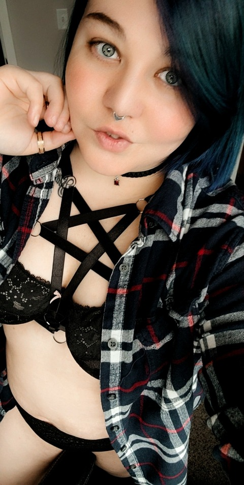 missmischief13 onlyfans leaked picture 2
