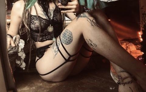 moglistrash onlyfans leaked picture 2