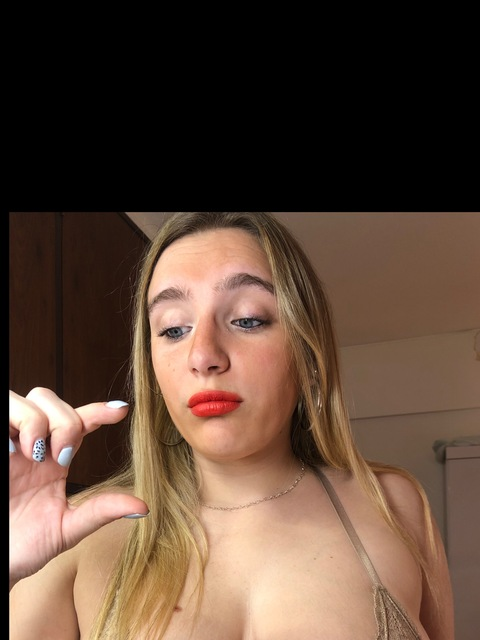 queengirl00 onlyfans leaked picture 2