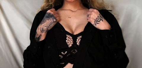 rayofsunshinexxx onlyfans leaked picture 2