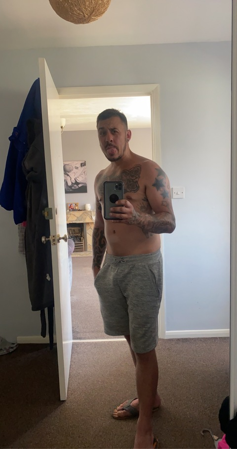 ricky_h onlyfans leaked picture 2