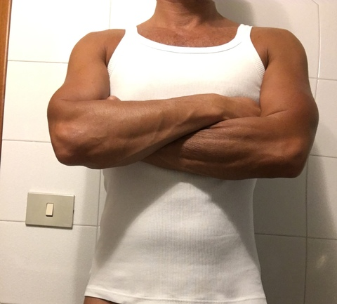 romacruis onlyfans leaked picture 2