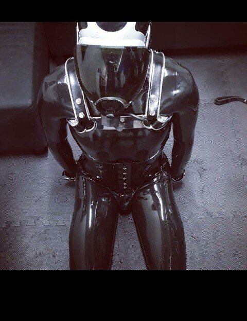 rubberlocked onlyfans leaked picture 2