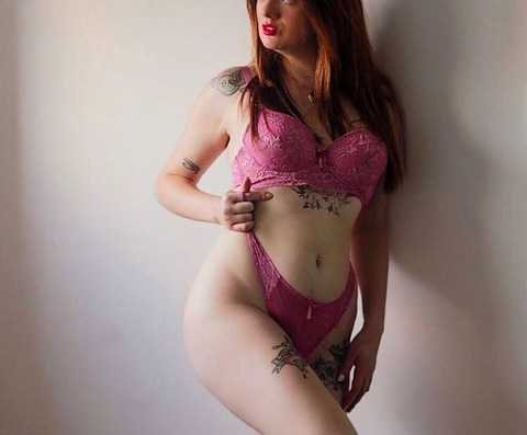 spicyredheadpoison onlyfans leaked picture 2