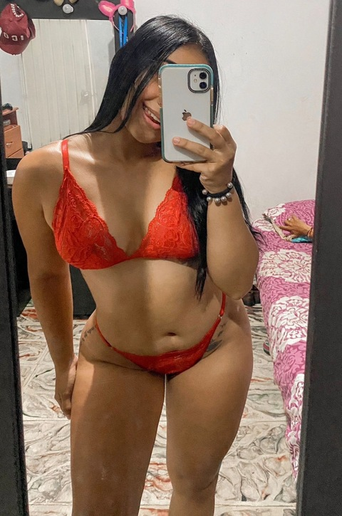 sthefannysuarez onlyfans leaked picture 2