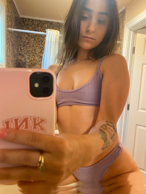 tarrahbella onlyfans leaked picture 2