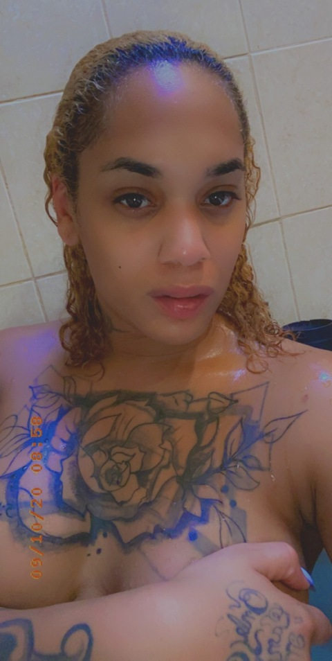 thatgirlyonni onlyfans leaked picture 2