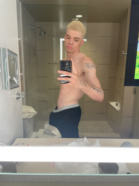 thelitebright onlyfans leaked picture 2