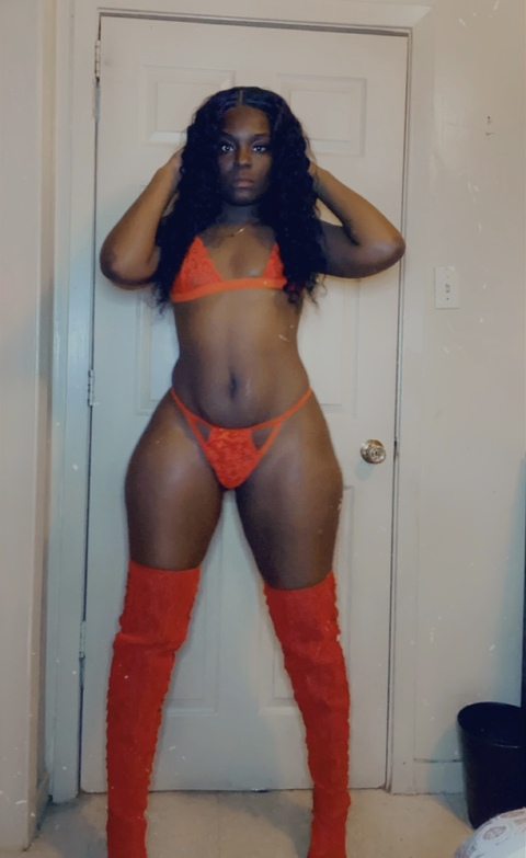 thicknnasti onlyfans leaked picture 2