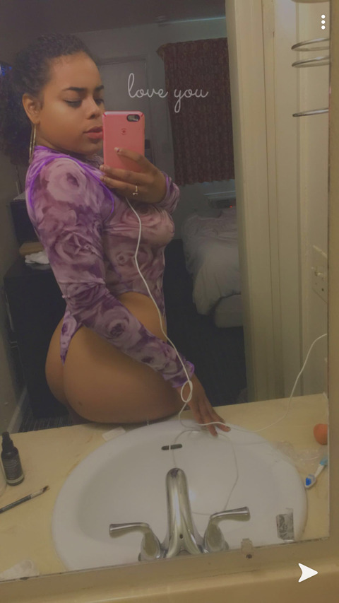 yummybellabella onlyfans leaked picture 2