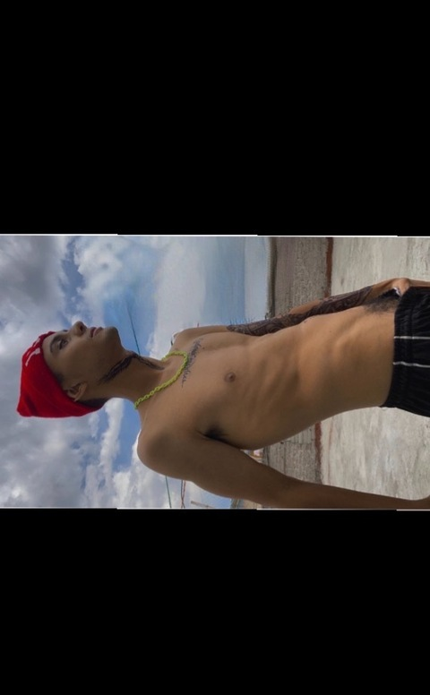 zayroon onlyfans leaked picture 2