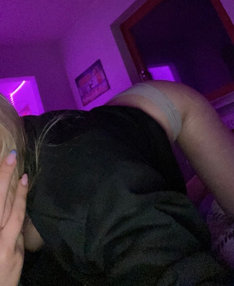 zoexlovee onlyfans leaked picture 2